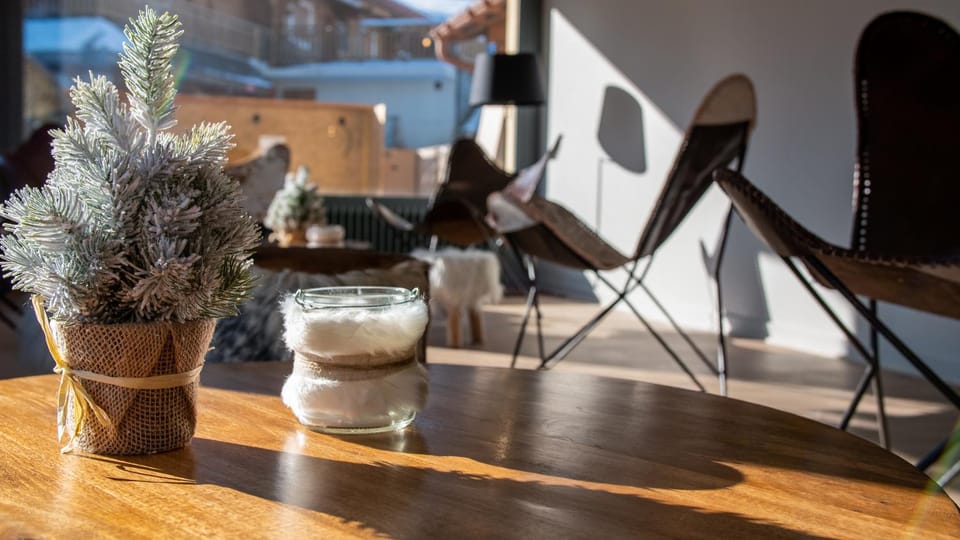View (from property/room), Lounge or bar, Mountain view, Drinks, Alcoholic drinks