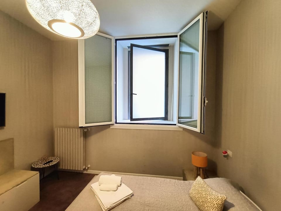 Bedroom, soundproof
