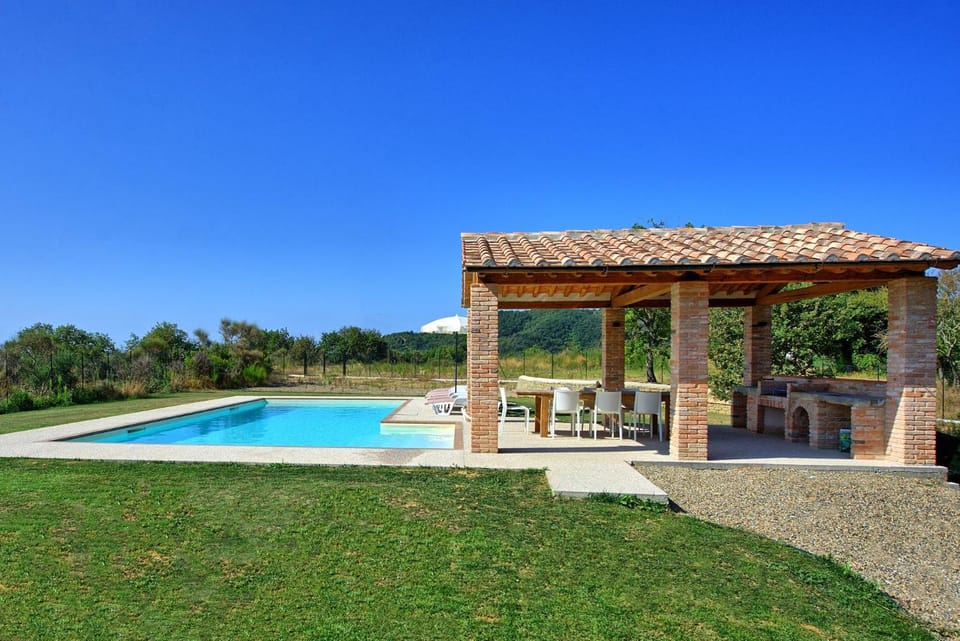 BBQ facilities, Swimming pool