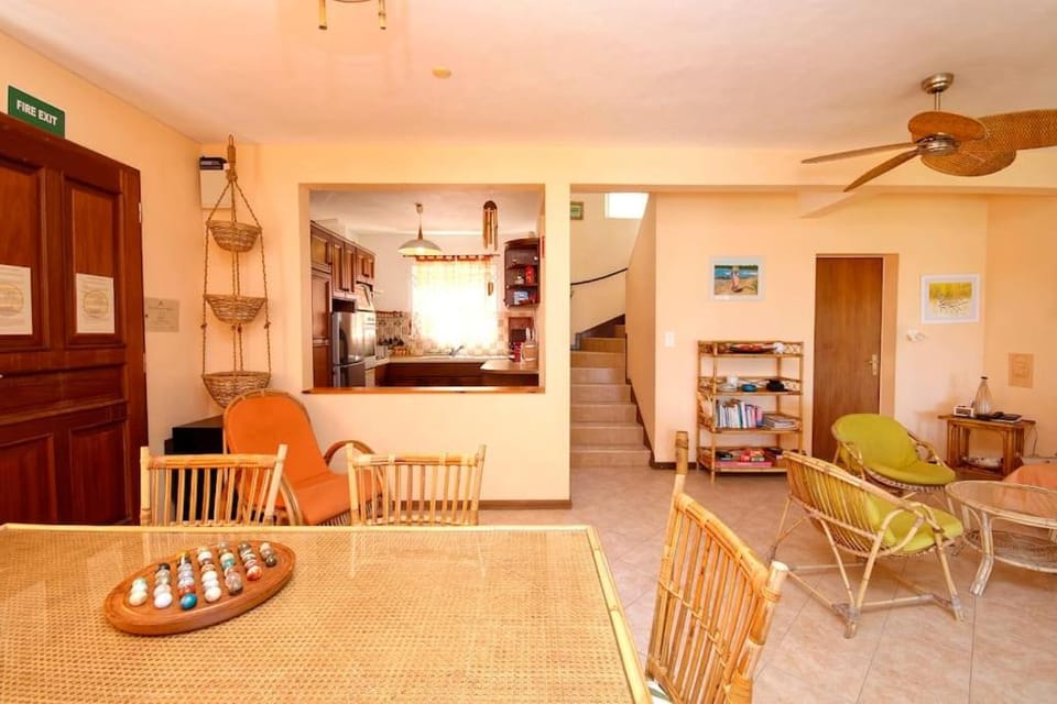 Kitchen or kitchenette, Living room, Seating area