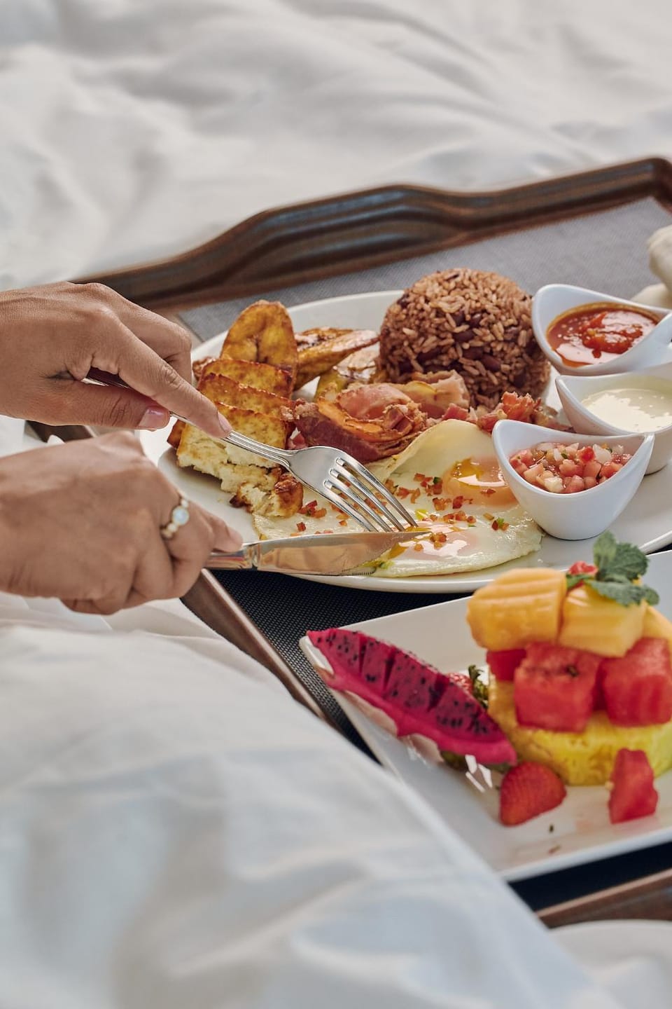 Property building, Restaurant/places to eat, Breakfast