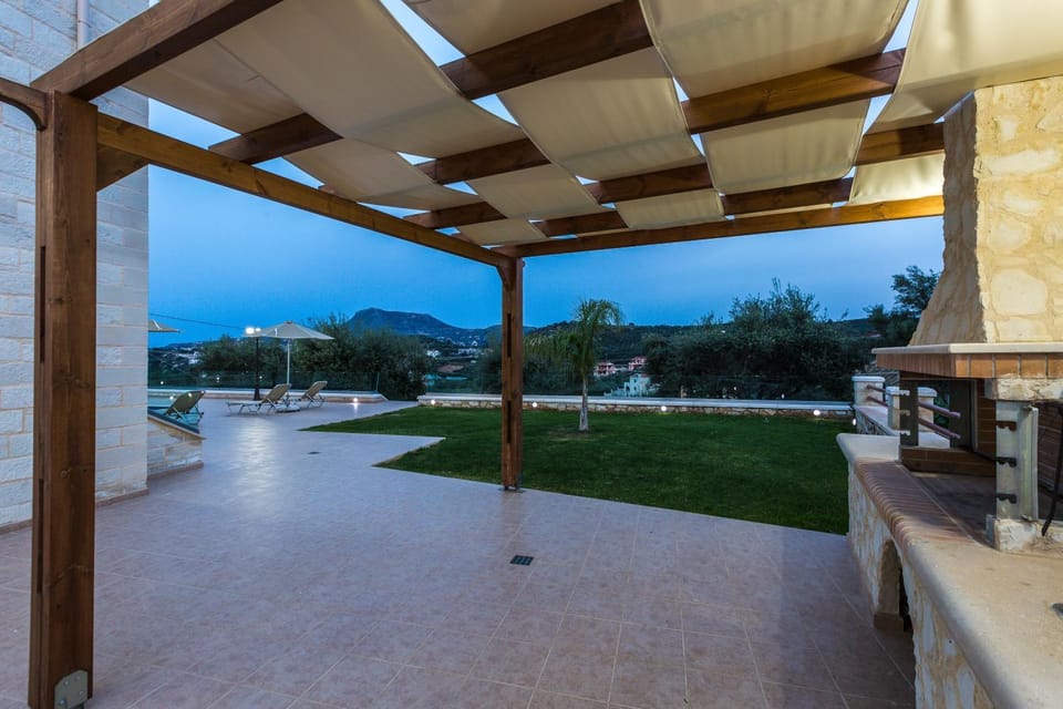 Property building, BBQ facilities, Garden, Balcony/Terrace, Swimming pool