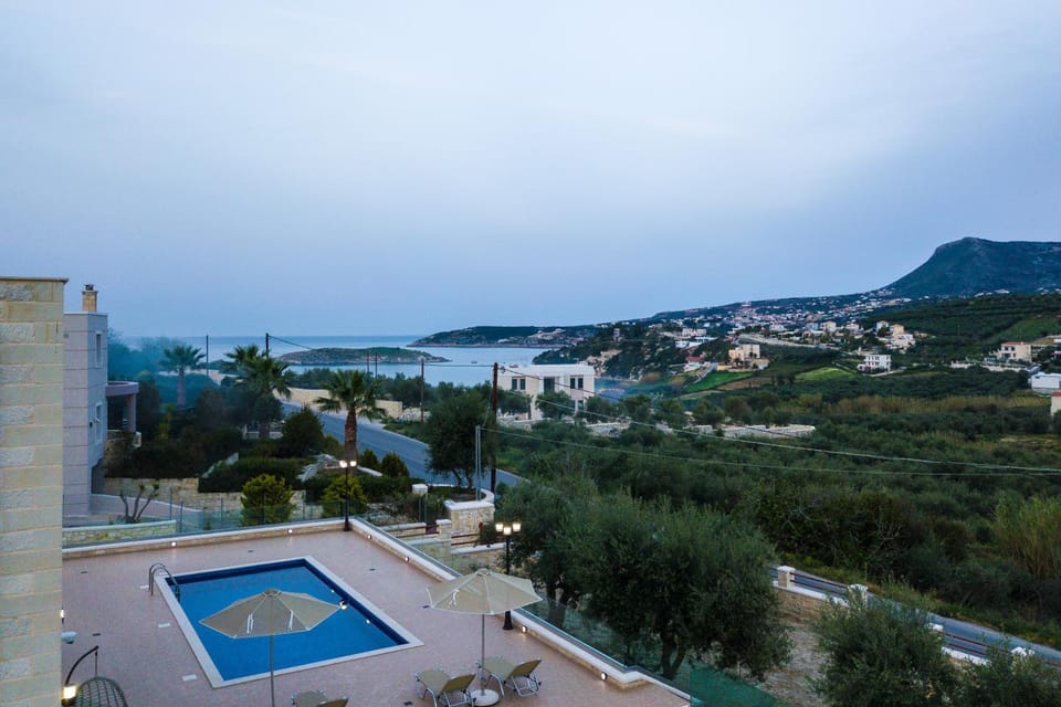 Property building, Bird's eye view, Mountain view, Sea view, Street view