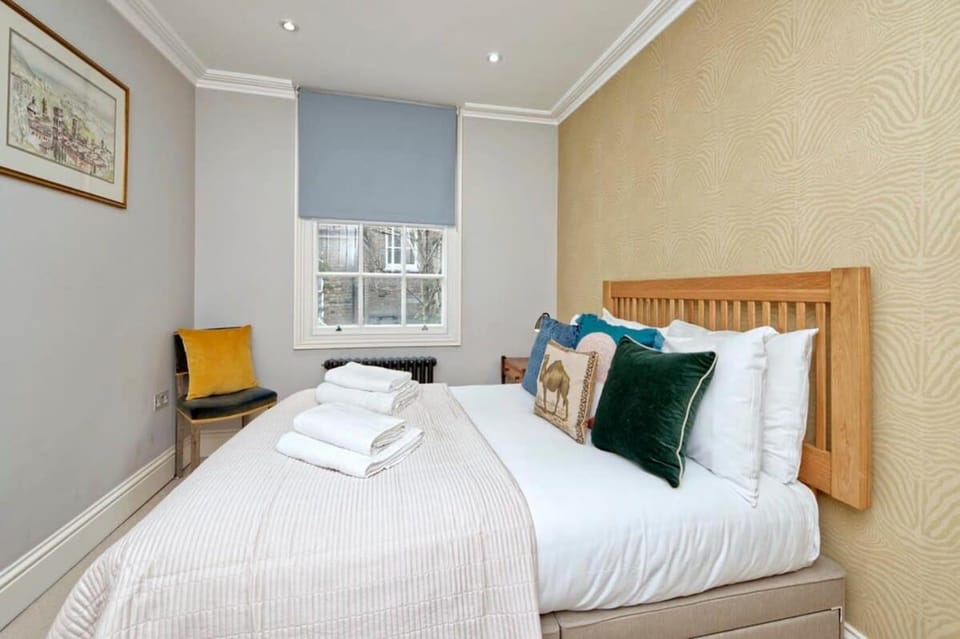 Traditional 1 Bed Apartment, Pimlico Apartment in City of Westminster