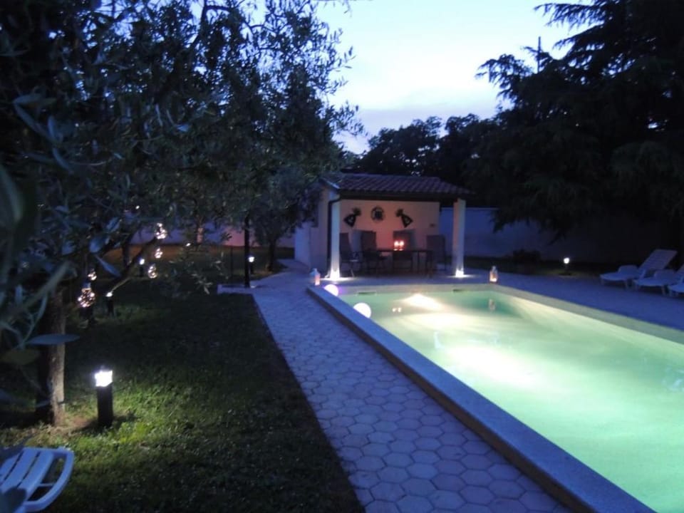 Swimming pool