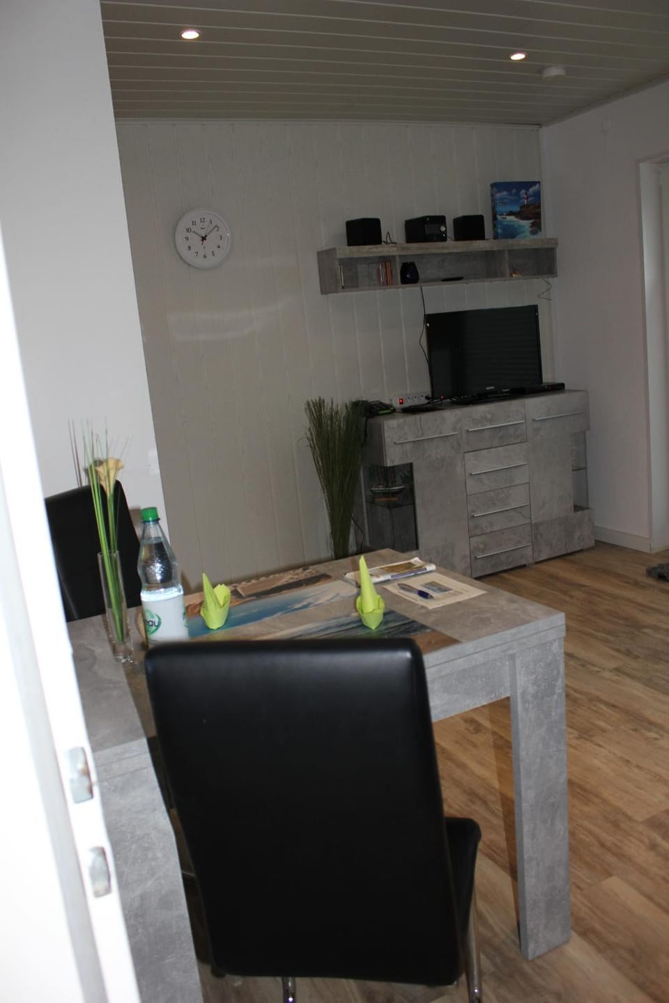TV and multimedia, Living room, Dining area