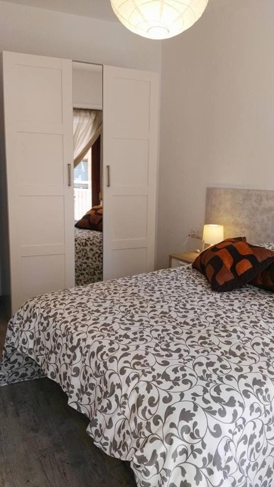 Bed, Decorative detail, Decorative detail, Bedroom