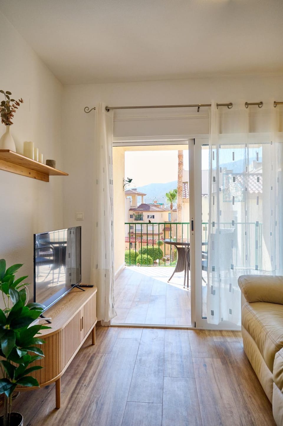 TV and multimedia, View (from property/room), Balcony/Terrace, Living room