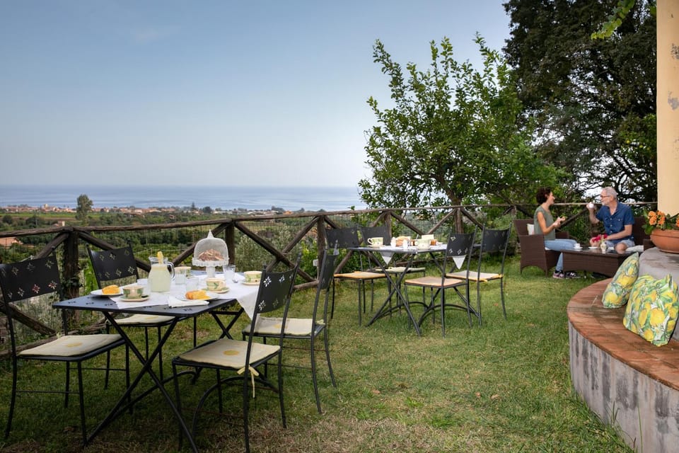 Garden, Breakfast