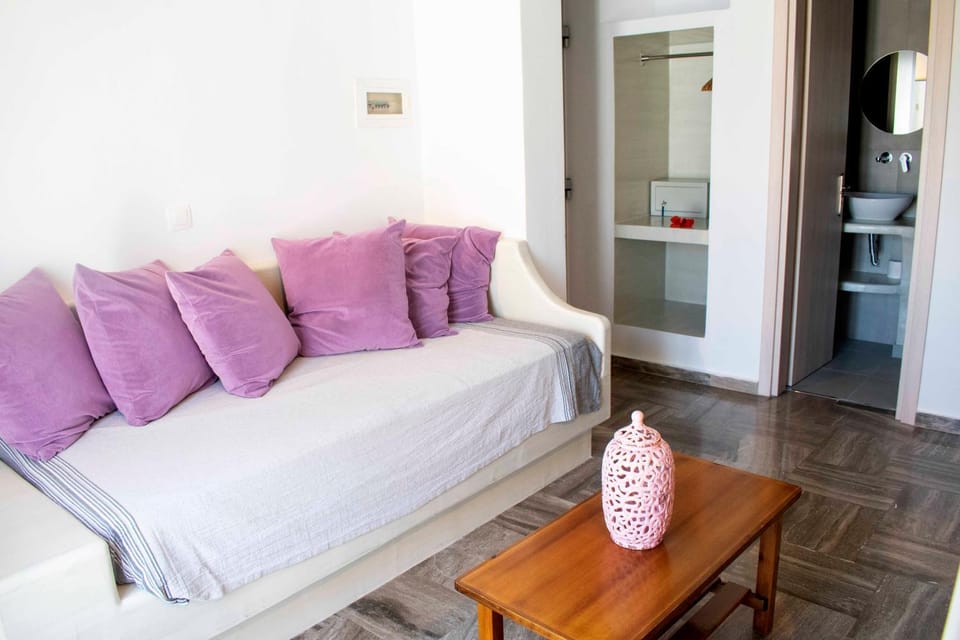 Pension George Bed and Breakfast in Santorini