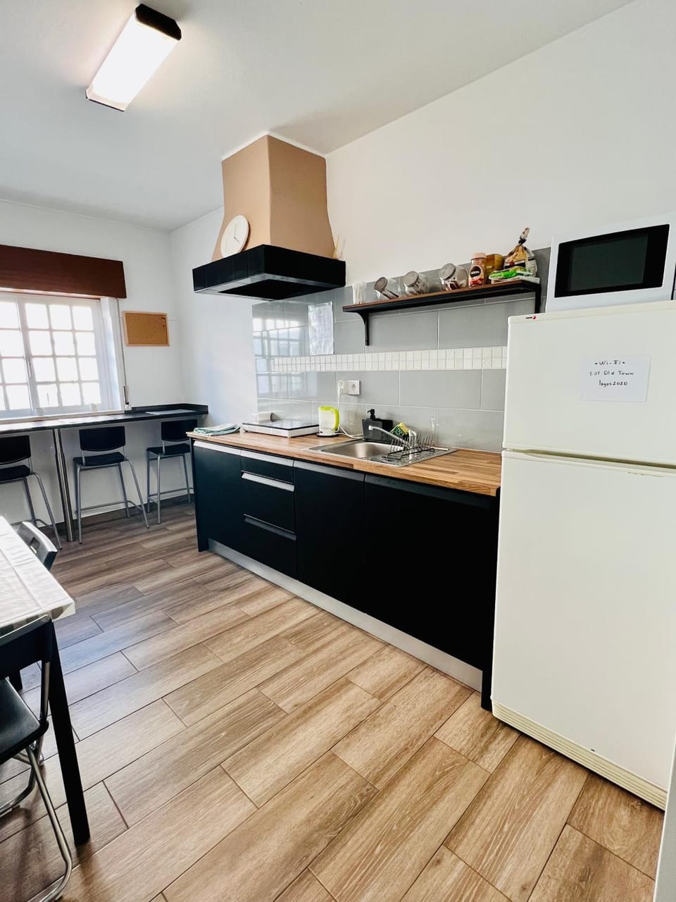 Dining area, Communal kitchen