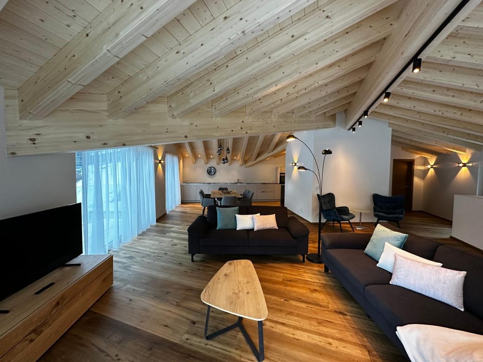 Communal lounge/ TV room