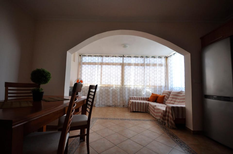 Living room, Photo of the whole room, Dining area