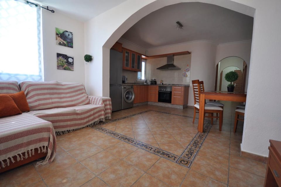 Kitchen or kitchenette, Living room, Seating area, Dining area, pet friendly