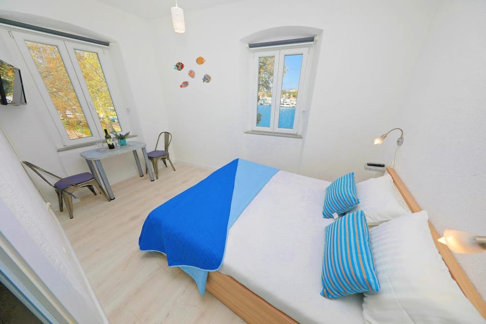 Spring, Day, View (from property/room), Bedroom, On site, City view, City view, Landmark view, Sea view, Sea view, Street view