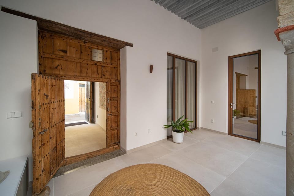 Property building, Patio, Lobby or reception