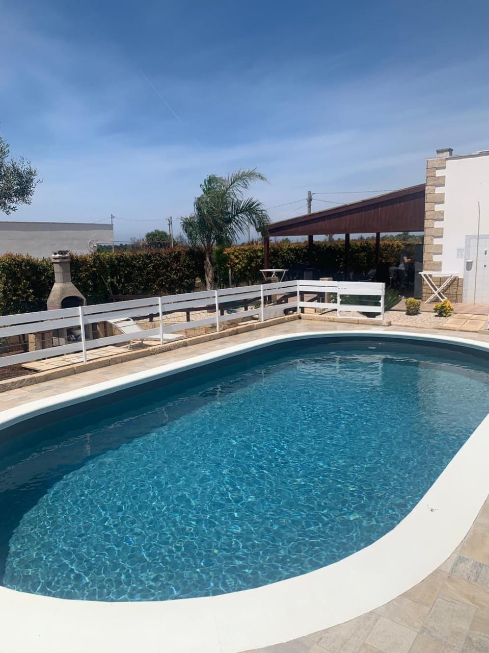 Day, Pool view
