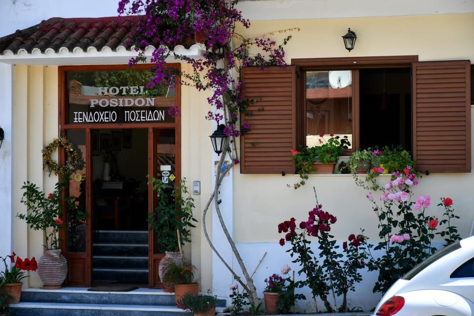 Facade/entrance