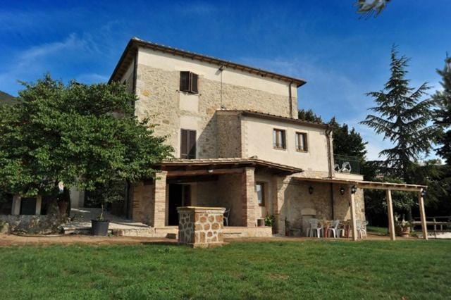Il Casale Di Mario Farm Stay in Umbria