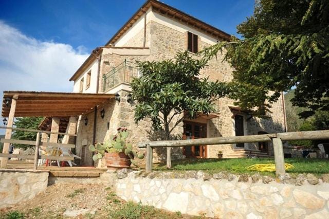 Il Casale Di Mario Farm Stay in Umbria