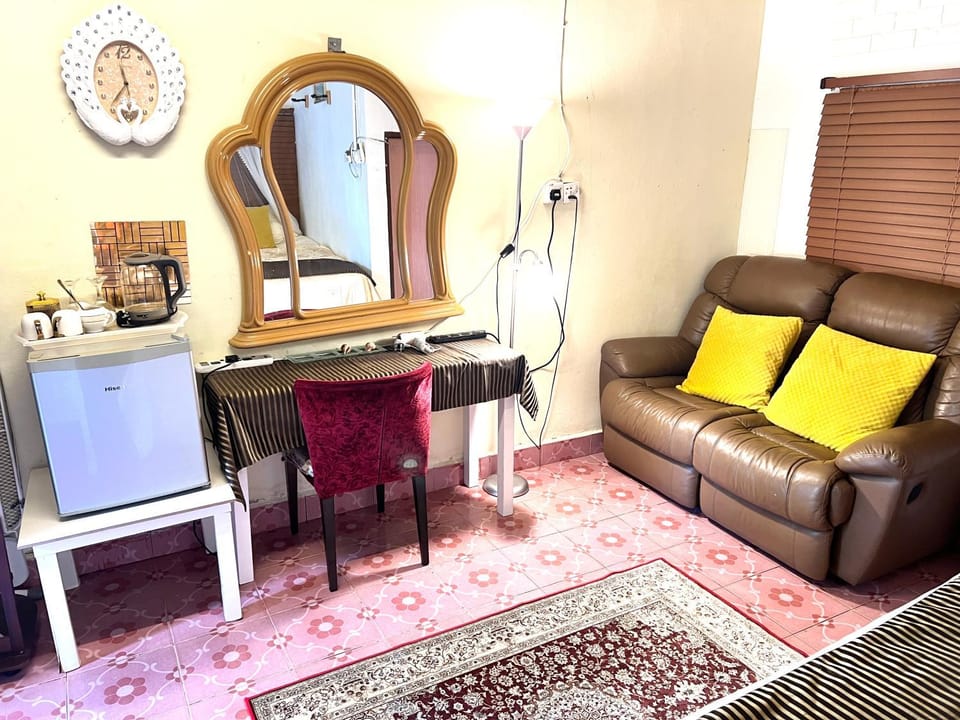 Living room, minibar