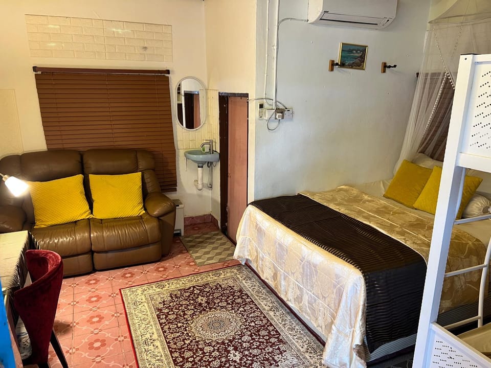 Bed, Photo of the whole room, bunk bed, air conditioner