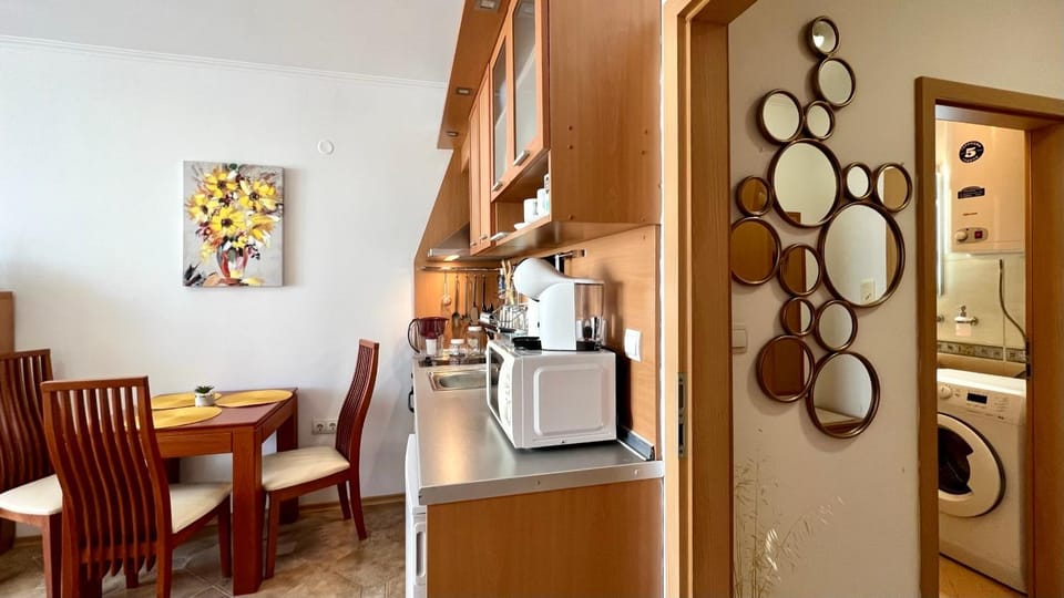 Coffee/tea facilities, Kitchen or kitchenette, minibar, toaster, laundry