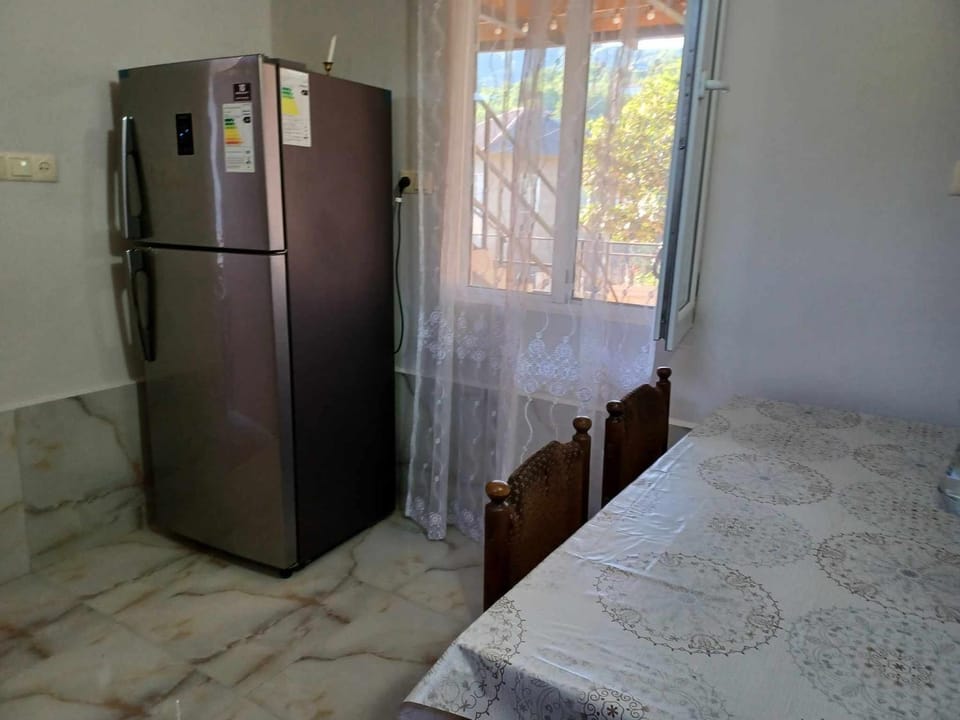 Kitchen or kitchenette, Photo of the whole room, Bedroom, oven