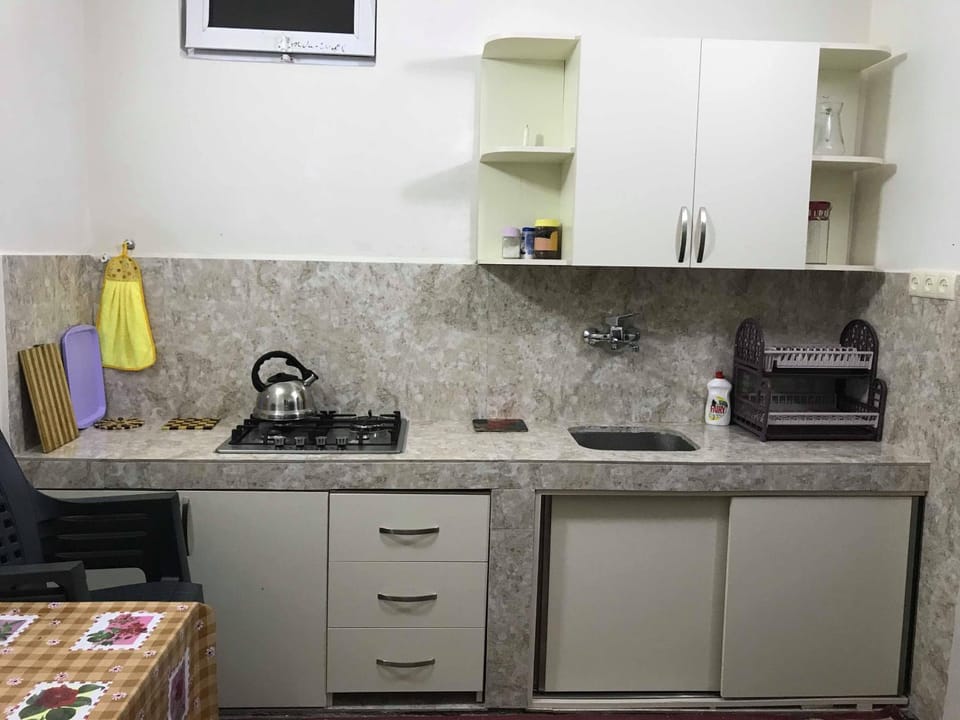 Kitchen or kitchenette, Communal kitchen