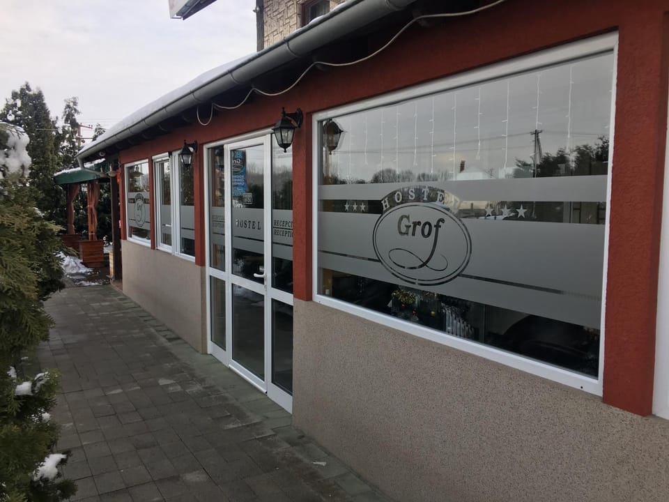 Facade/entrance, Decorative detail