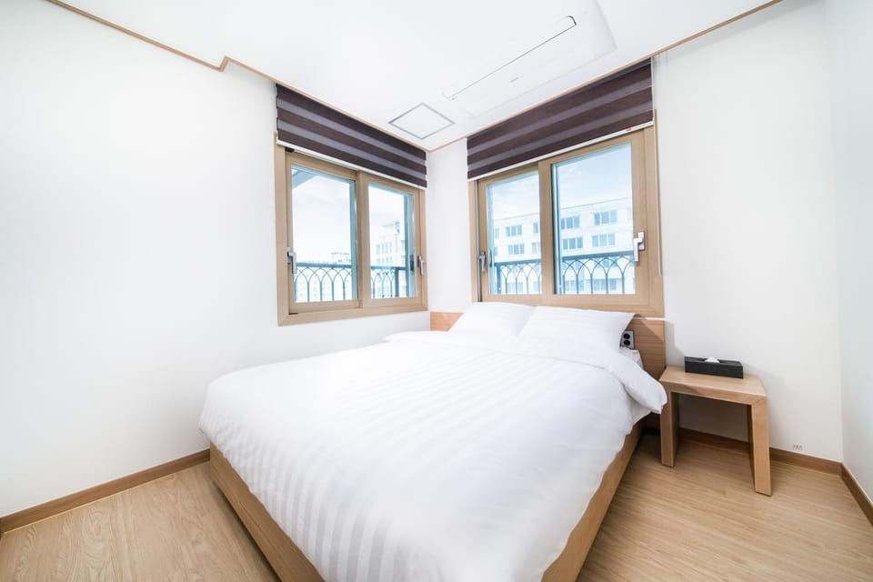 Bed, Bathroom, TV and multimedia, Balcony/Terrace, Bedroom, internet, wardrobe, air conditioner