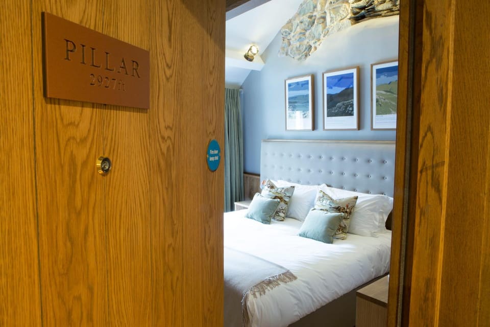 Photo of the whole room, Decorative detail