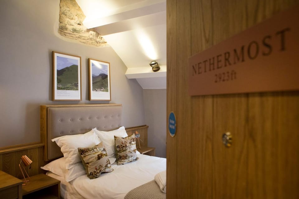 The Queen's Head Hotel Hotel in England