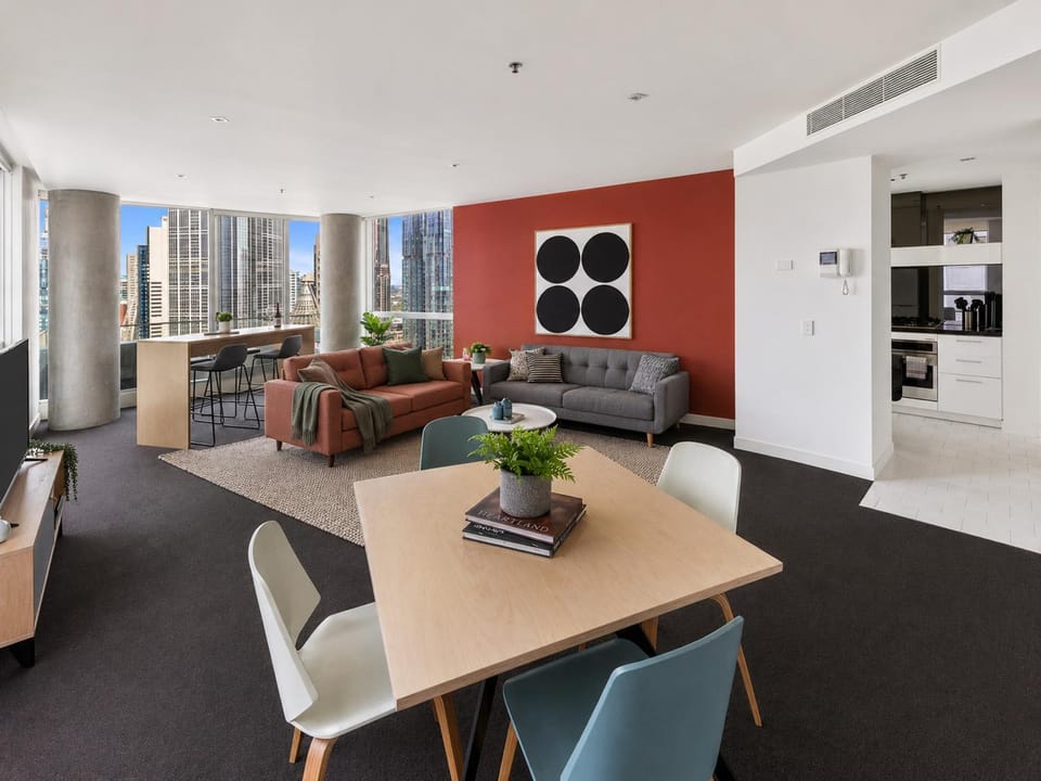 TV and multimedia, Living room, Seating area, Dining area, kitchen