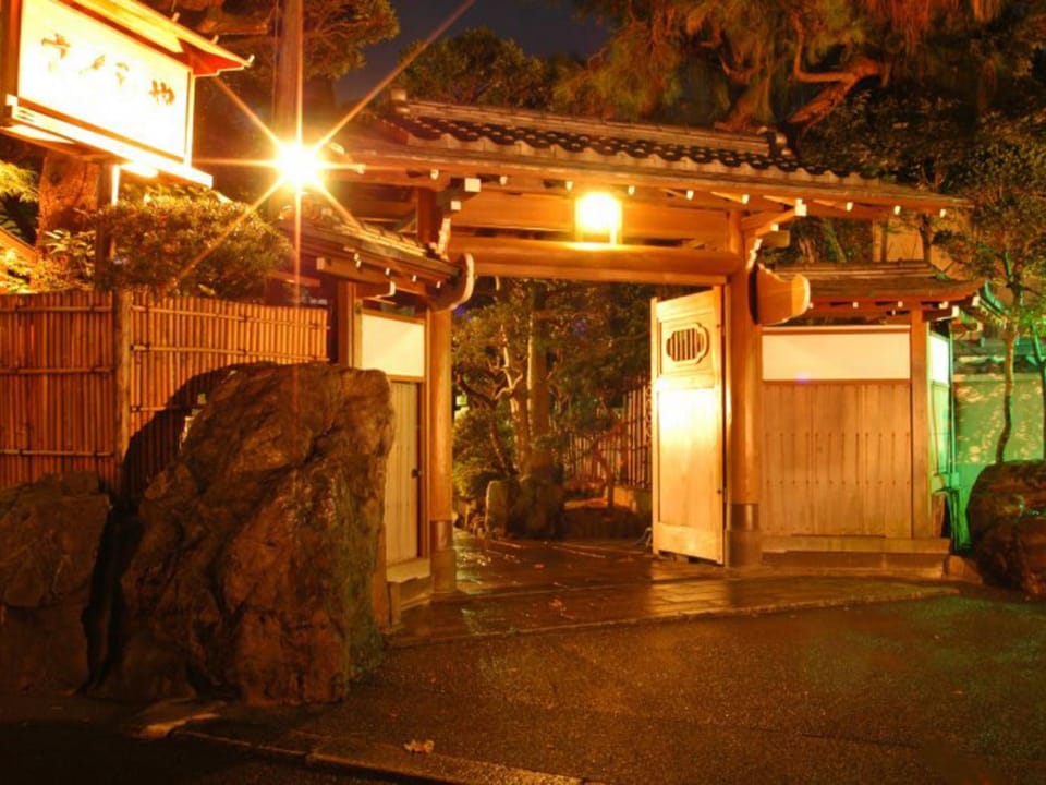 Facade/entrance, Night