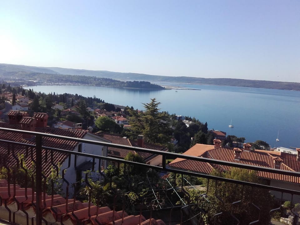 Natural landscape, Balcony/Terrace, Sea view