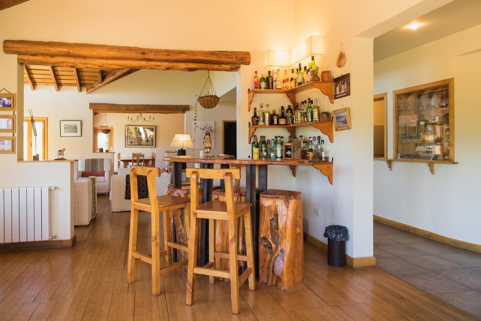 Lounge or bar, Alcoholic drinks, Non alcoholic drinks