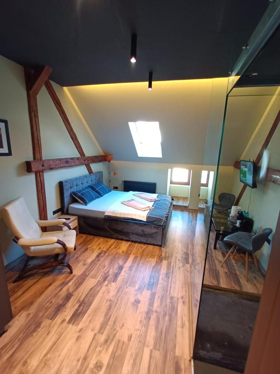Photo of the whole room