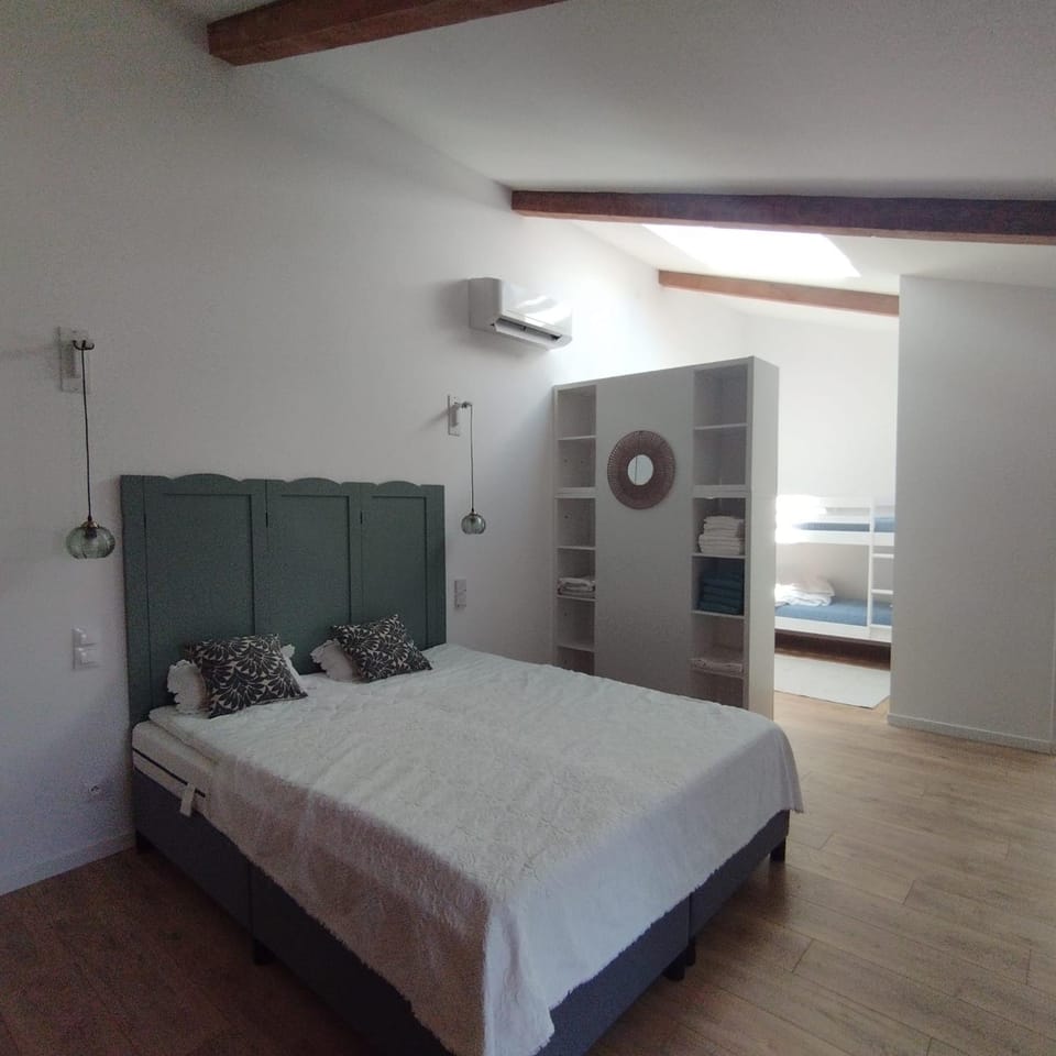 La maison d'Antoine Rivesaltes Bed and Breakfast in Catalonia