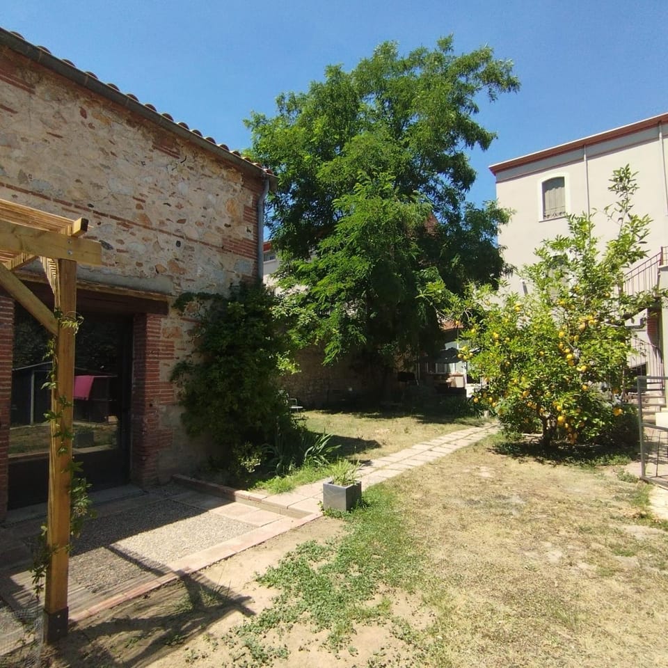 La maison d'Antoine Rivesaltes Bed and Breakfast in Catalonia