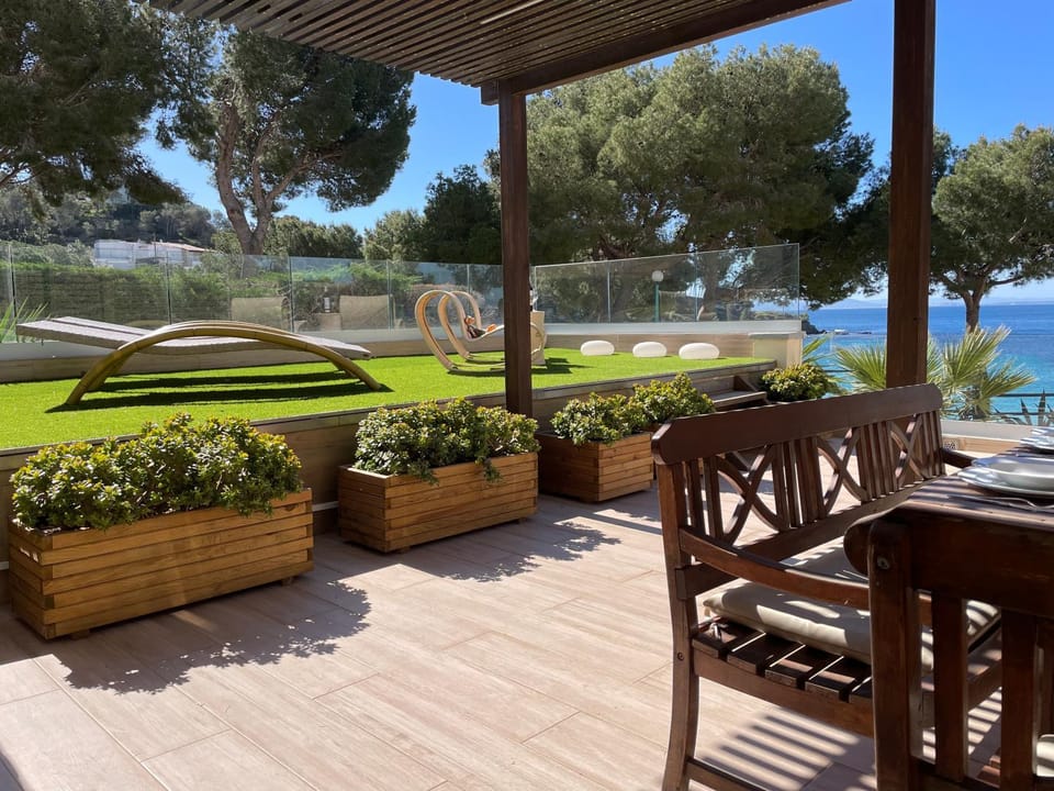 View (from property/room), Balcony/Terrace, Sea view