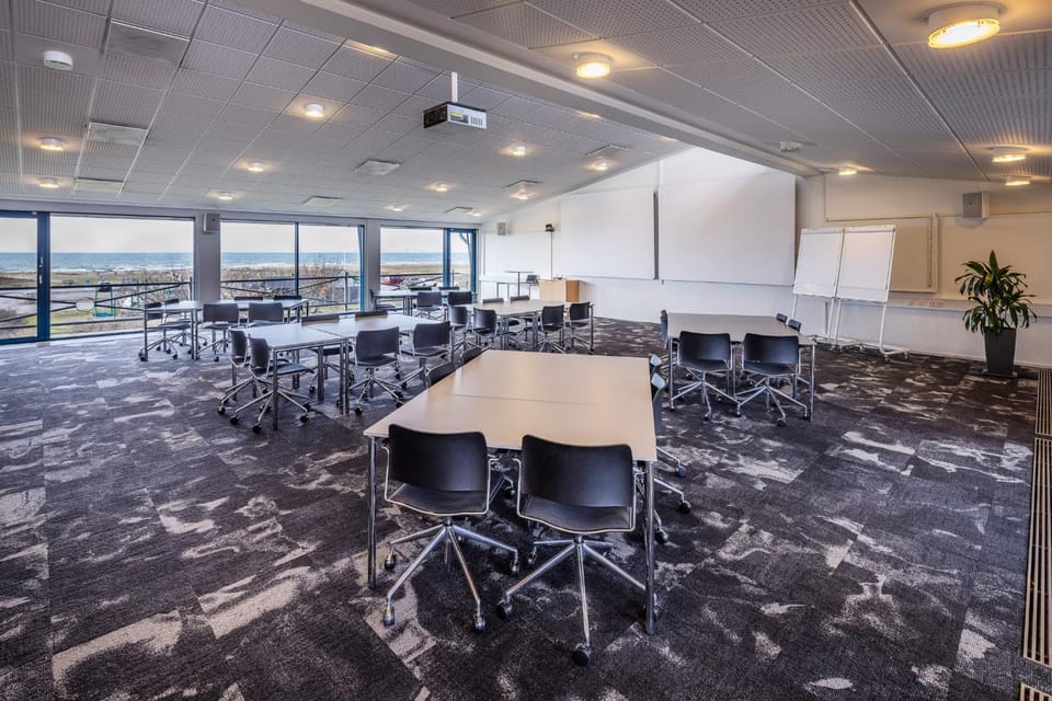 Meeting/conference room