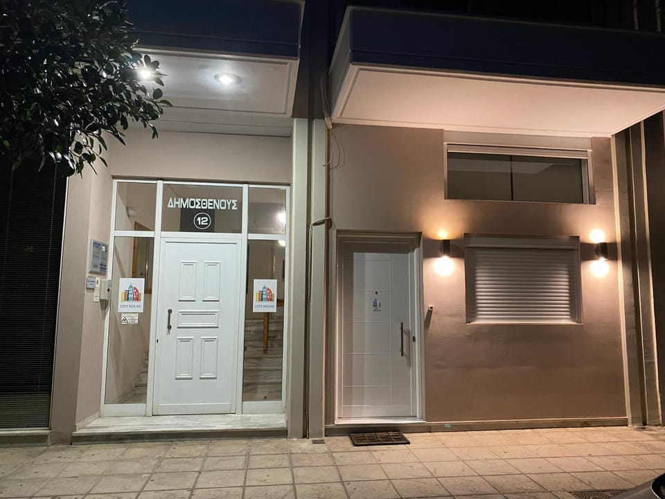 City House 3 Apartment in Messenia