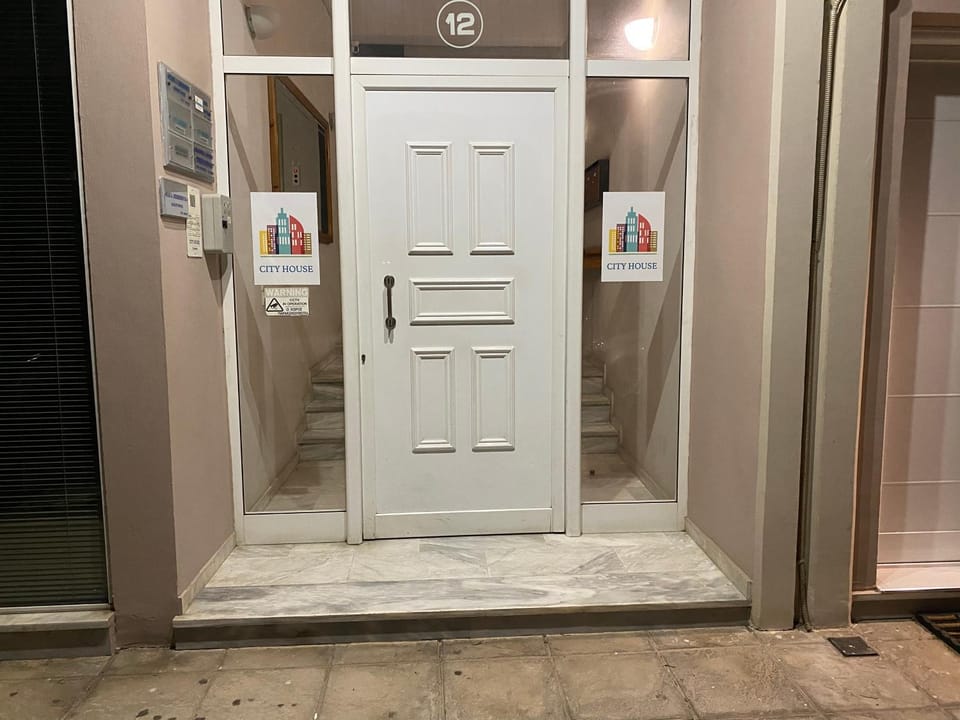 City House 3 Apartment in Messenia