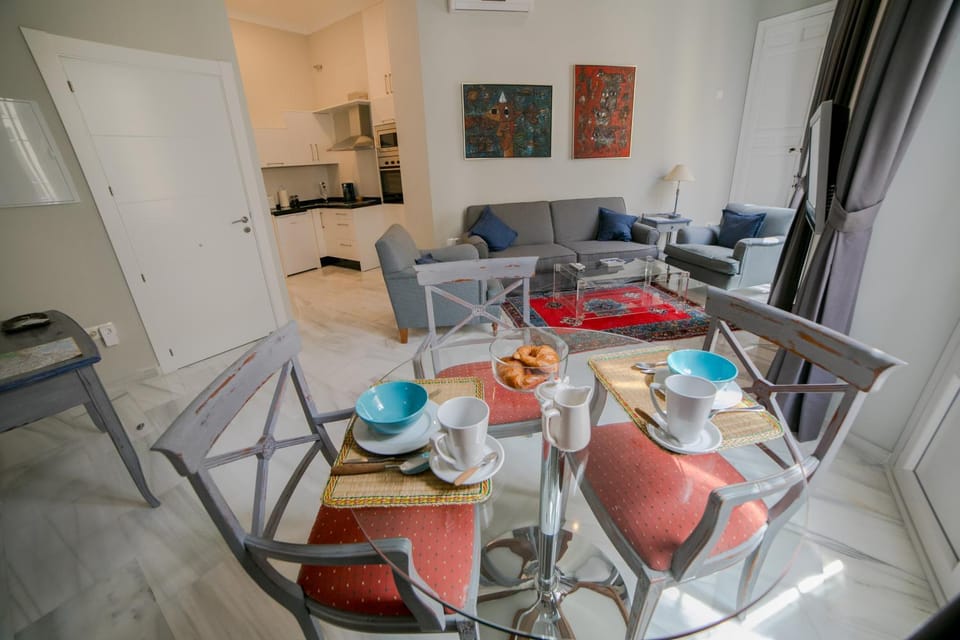 Coffee/tea facilities, Dining area