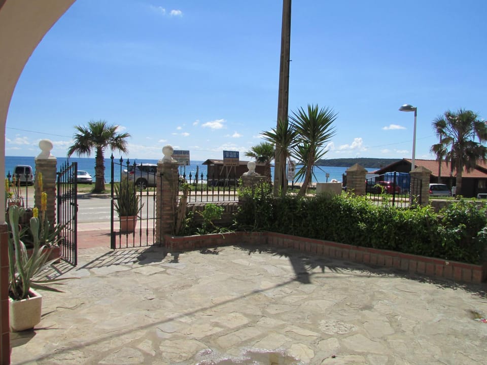 Off site, Day, Other