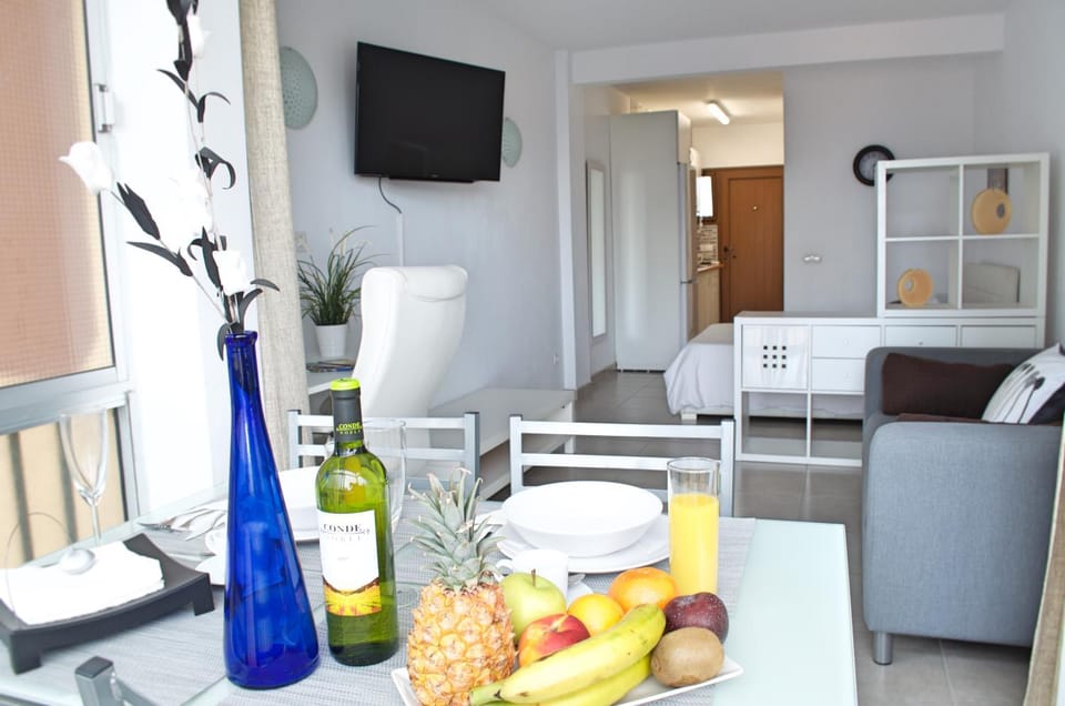 Communal lounge/ TV room, Dining area