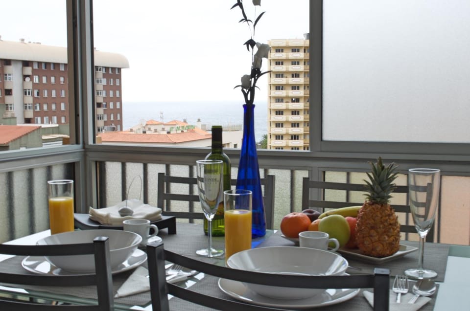 View (from property/room), Balcony/Terrace, Food and drinks, Sea view