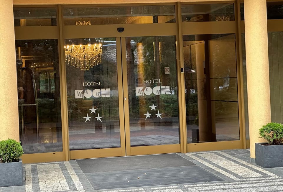 Facade/entrance, Day