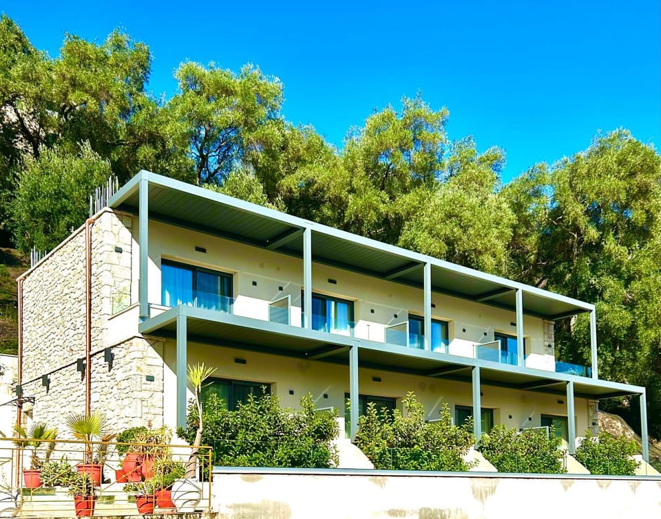 Property building, Spring, View (from property/room), Balcony/Terrace, Garden view
